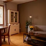 Urban22 - Urlaub Im Denkmal Apartment *